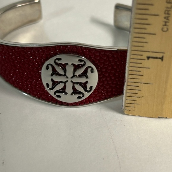 Rustic Cuff Stingray Bracelet - Picture 4 of 6